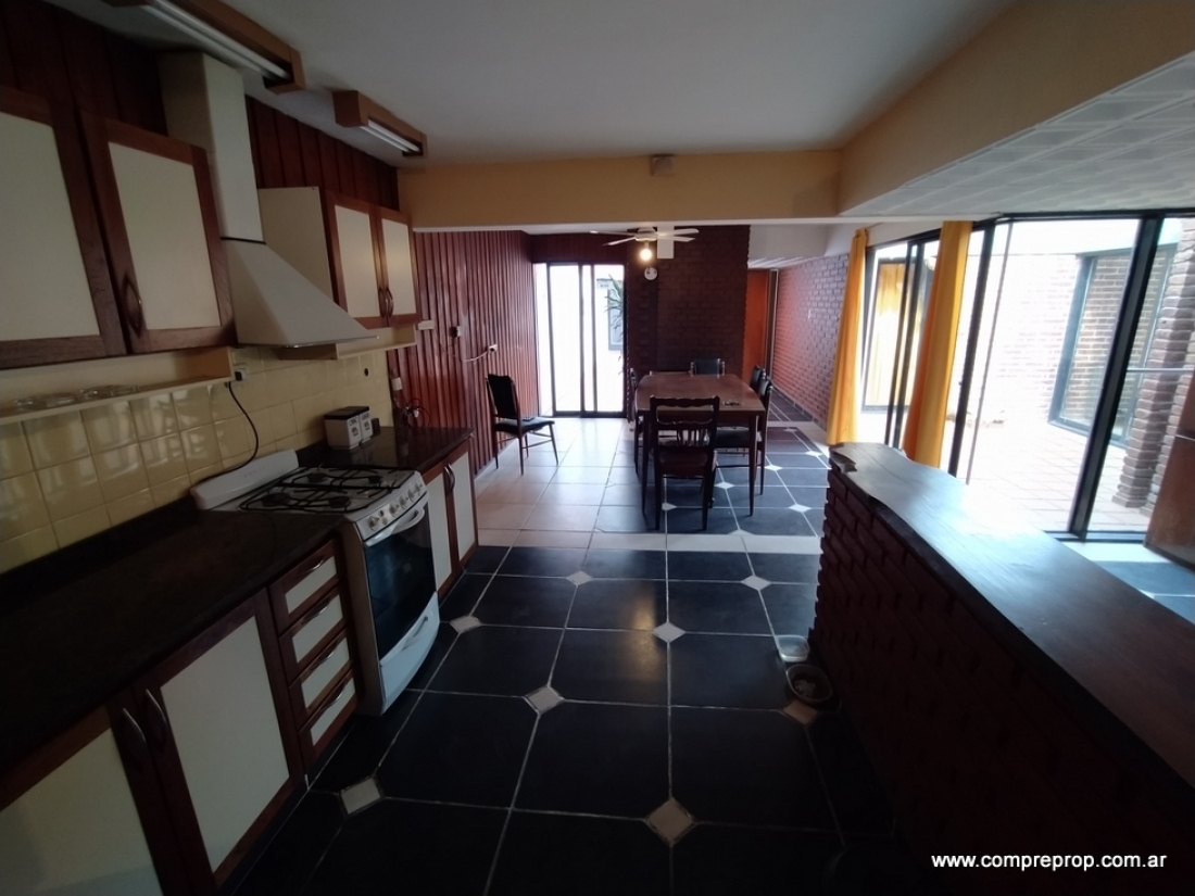 CRISOL SUD: CASA VENTA 3 DORMITORIOS CON EXCELENTES PRESTACIONES