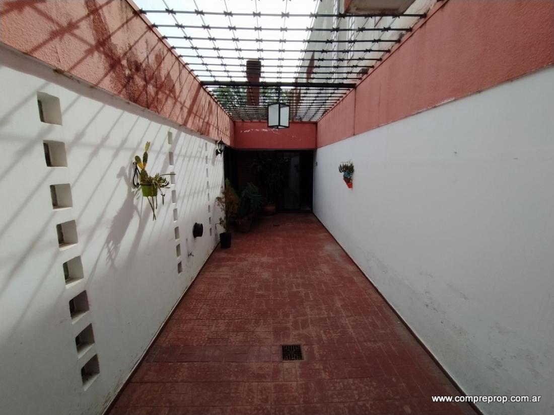 CRISOL SUD: CASA VENTA 3 DORMITORIOS CON EXCELENTES PRESTACIONES