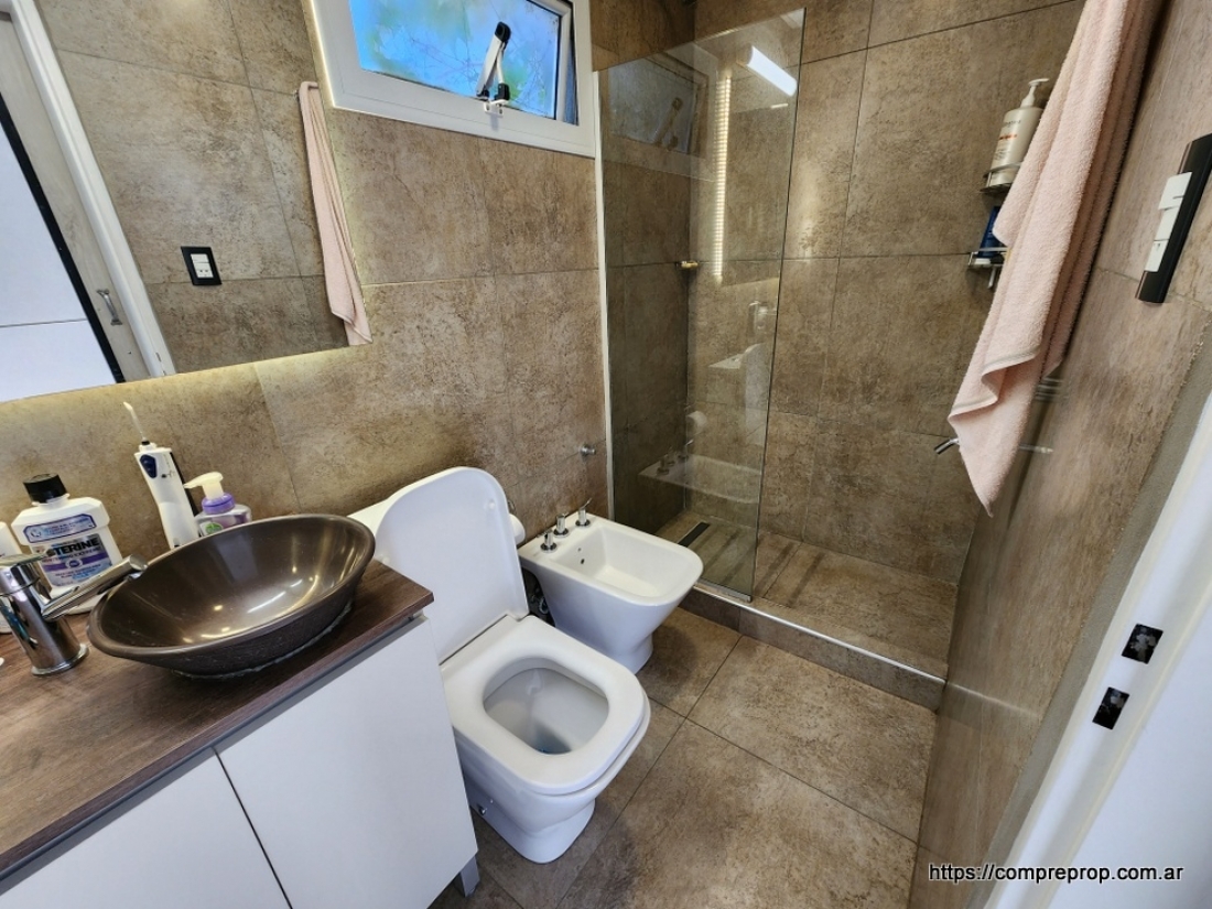 ARGUELLO CASA EN VENTA 3 DORMITORIOS MEJOR ZONA