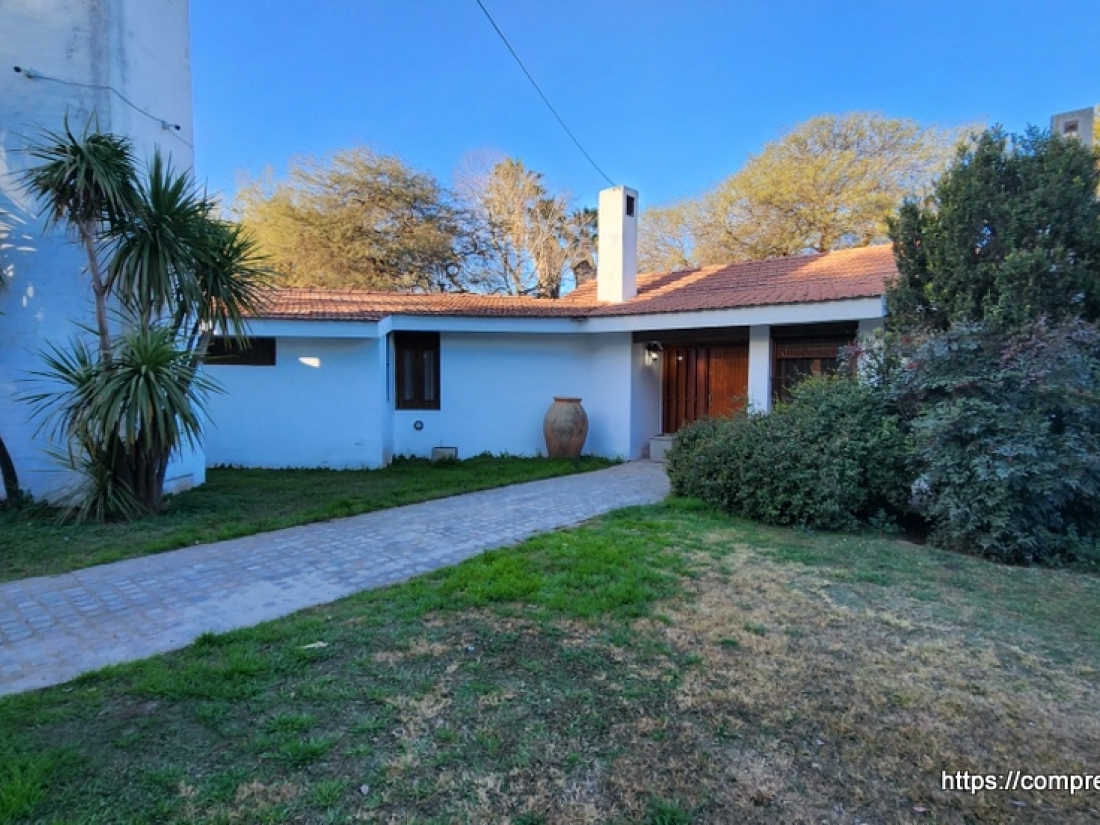 VILLA ALLENDE GOLF CASA EN VENTA CINCO LOTES 