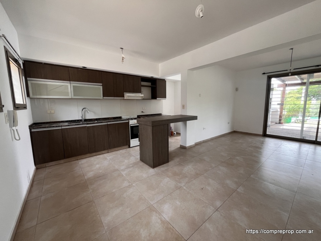 DUPLEX EN VENTA 3 DORMITORIOS HOUSING VILLA WARCALDE CON PILETA