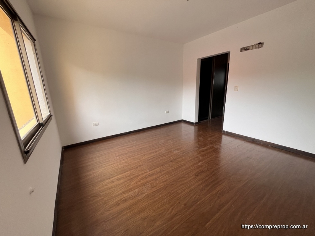 DUPLEX EN VENTA 3 DORMITORIOS HOUSING VILLA WARCALDE CON PILETA