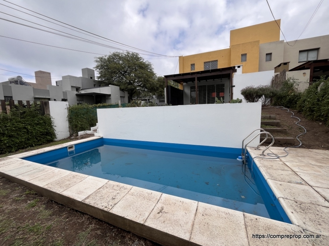 DUPLEX EN VENTA 3 DORMITORIOS HOUSING VILLA WARCALDE CON PILETA