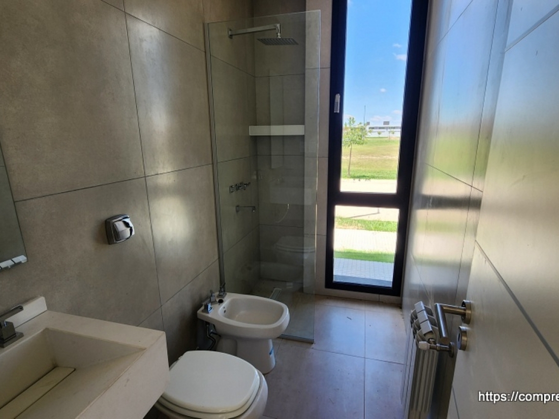 CAMPO CHICO ZONA SUR CASA EN VENTA 3 DORMITORIOS + ESCRITORIO