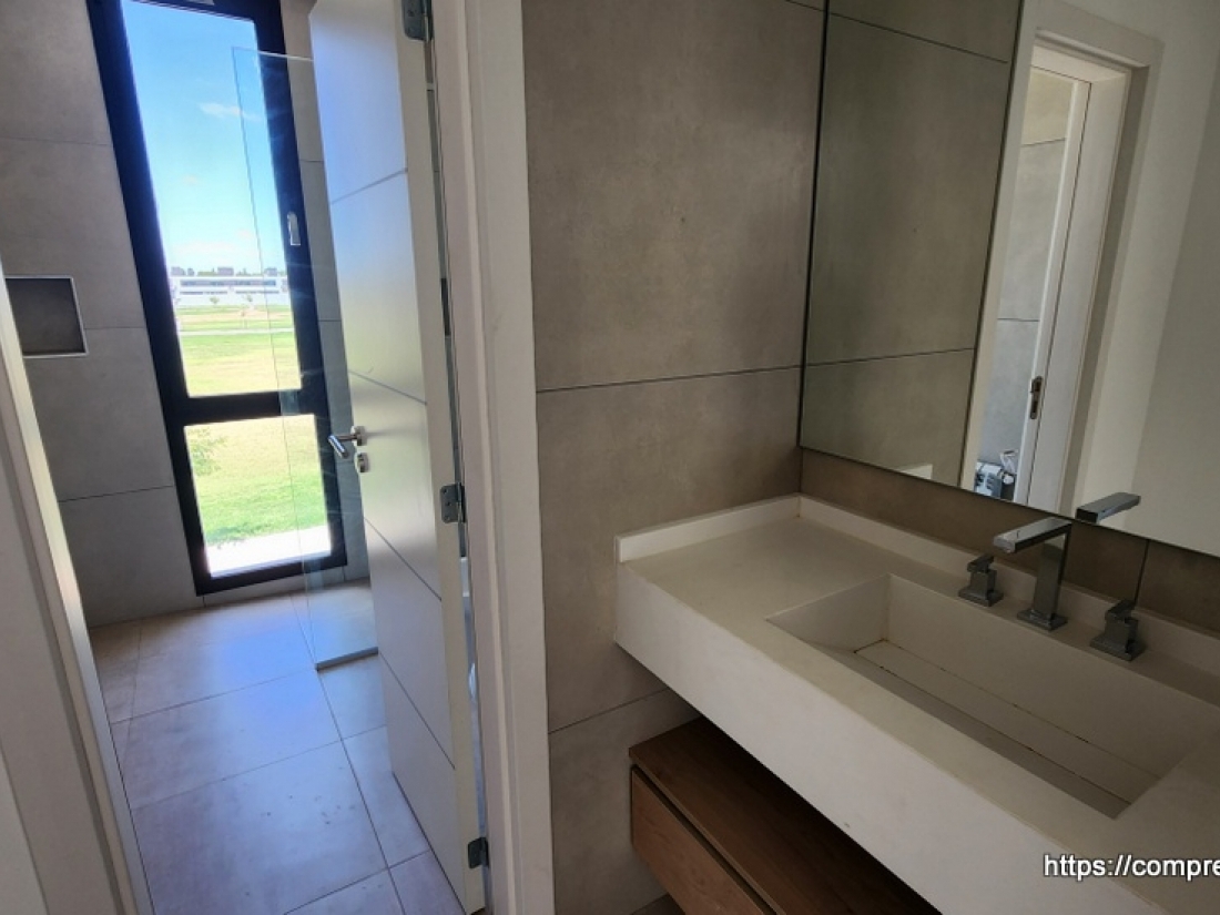 CAMPO CHICO ZONA SUR CASA EN VENTA 3 DORMITORIOS + ESCRITORIO