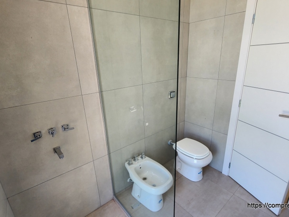 CAMPO CHICO ZONA SUR CASA EN VENTA 3 DORMITORIOS + ESCRITORIO