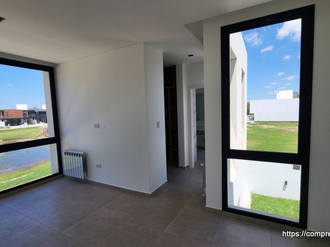 CAMPO CHICO ZONA SUR CASA EN VENTA 3 DORMITORIOS + ESCRITORIO