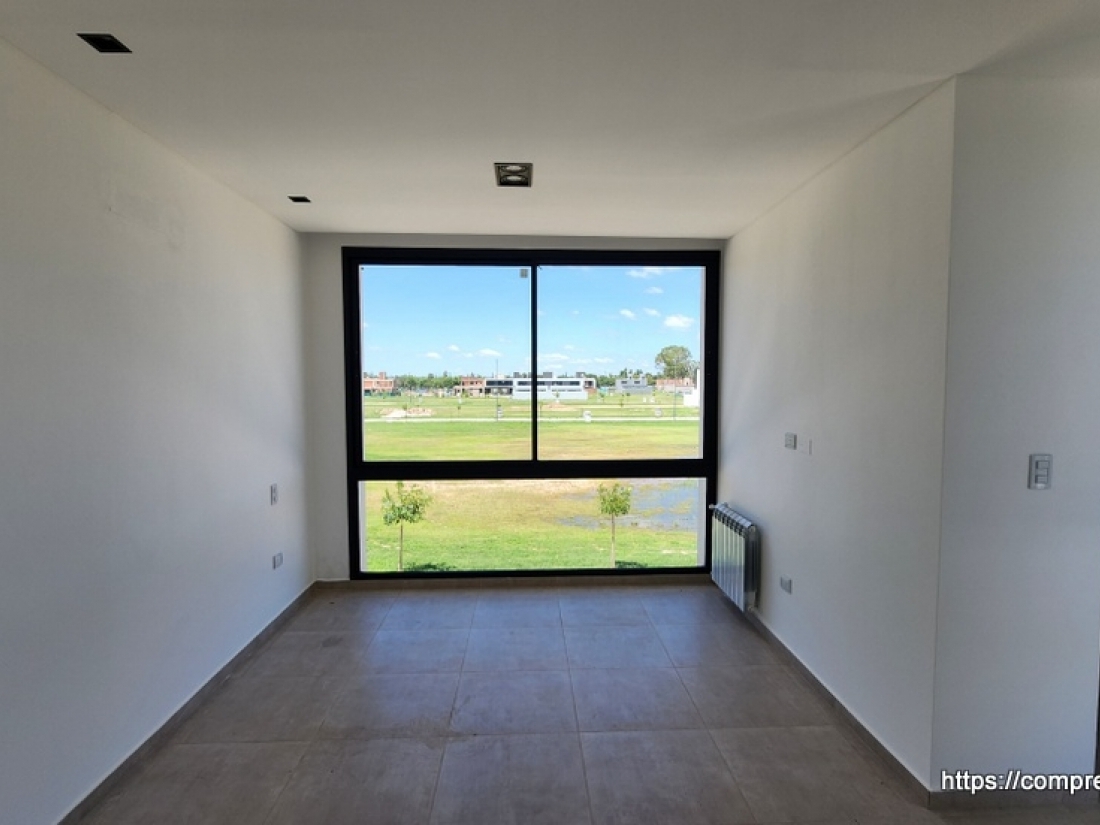 CAMPO CHICO ZONA SUR CASA EN VENTA 3 DORMITORIOS + ESCRITORIO
