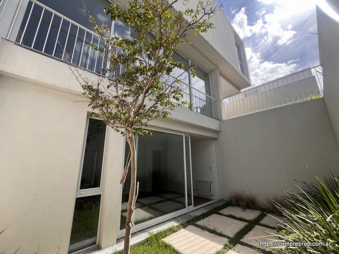 DUPLEX TRIPLEX HOUSING EN VENTA 3 DORMITORIOS VILLA BELGRANO