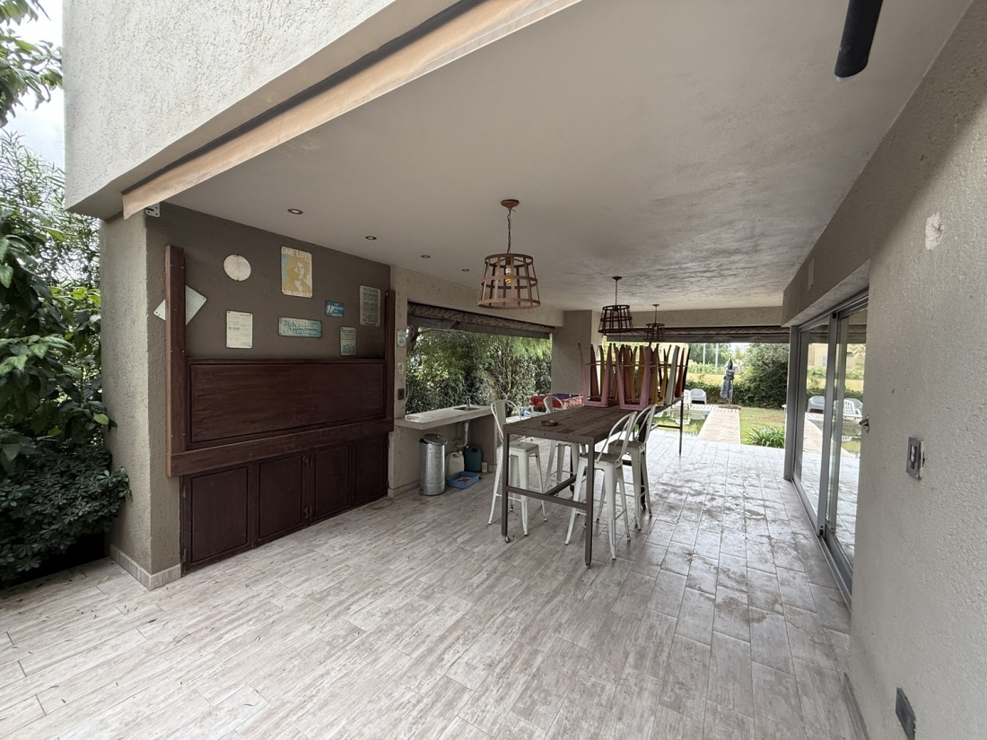 VALLE ESCONDIDO TERRAZAS CASA EN VENTA 4 DORMITORIOS APTO CR�DITO