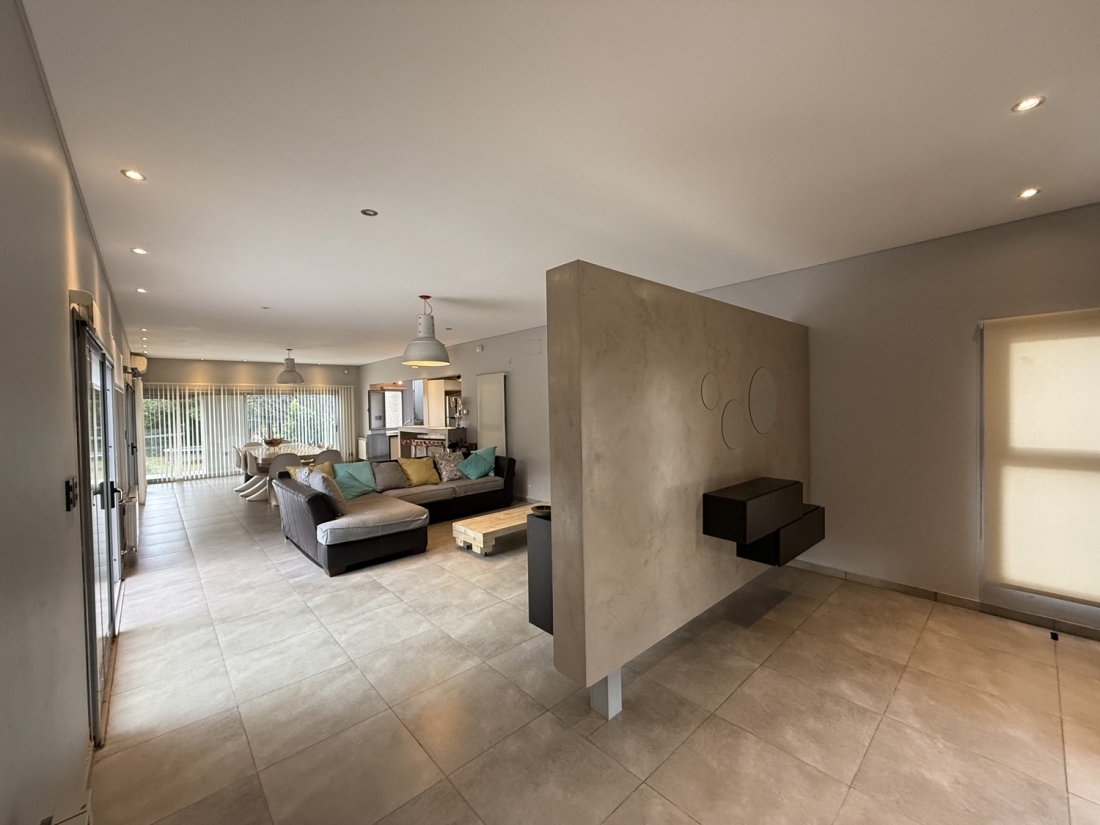 VALLE ESCONDIDO TERRAZAS CASA EN VENTA 4 DORMITORIOS APTO CR�DITO