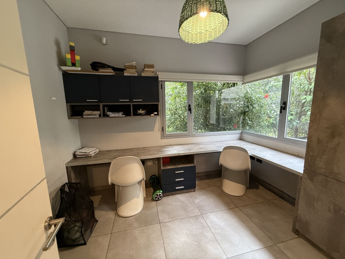 VALLE ESCONDIDO TERRAZAS CASA EN VENTA 4 DORMITORIOS APTO CR�DITO