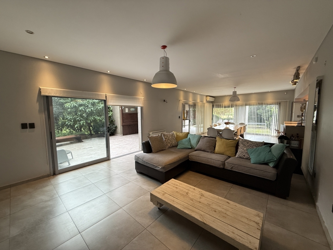 VALLE ESCONDIDO TERRAZAS CASA EN VENTA 4 DORMITORIOS APTO CR�DITO