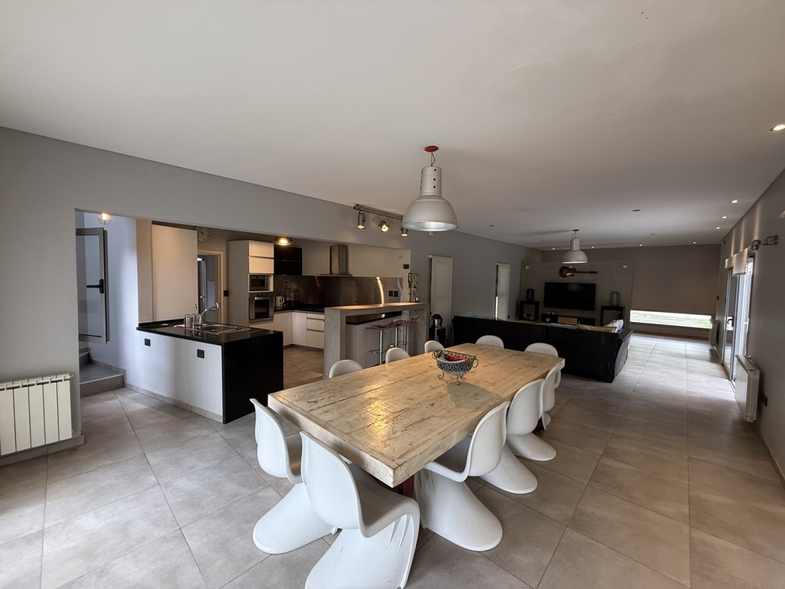 VALLE ESCONDIDO TERRAZAS CASA EN VENTA 4 DORMITORIOS APTO CR�DITO