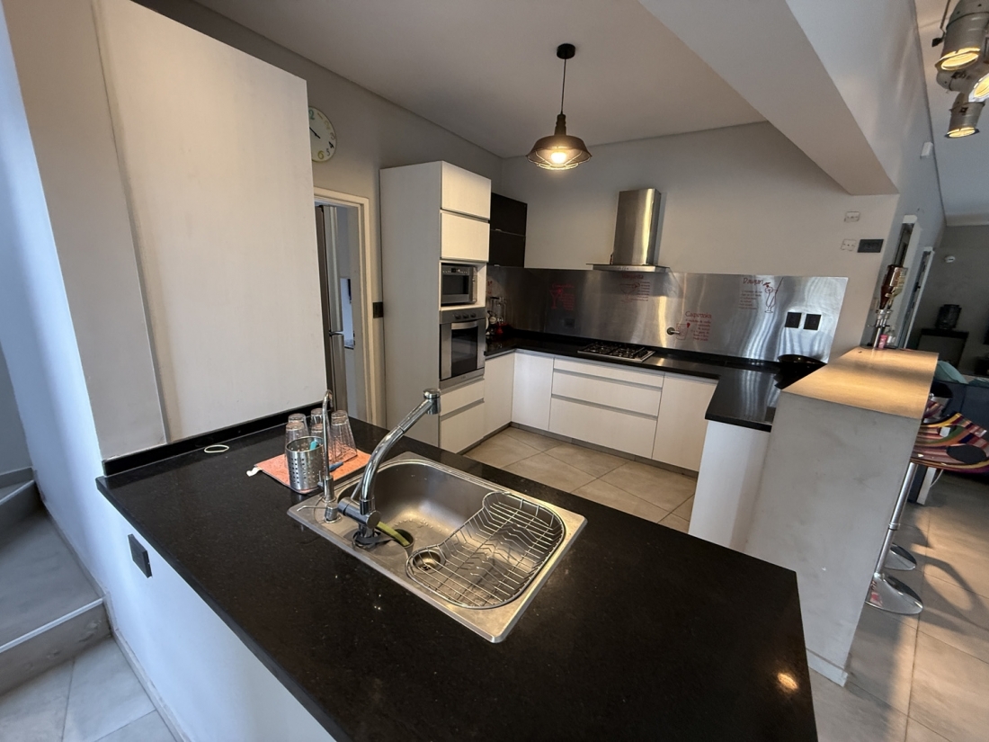 VALLE ESCONDIDO TERRAZAS CASA EN VENTA 4 DORMITORIOS APTO CR�DITO