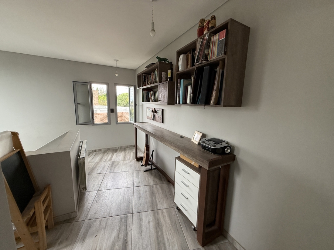 VALLE ESCONDIDO TERRAZAS CASA EN VENTA 4 DORMITORIOS APTO CR�DITO