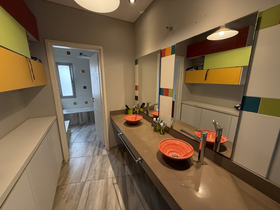 VALLE ESCONDIDO TERRAZAS CASA EN VENTA 4 DORMITORIOS APTO CR�DITO