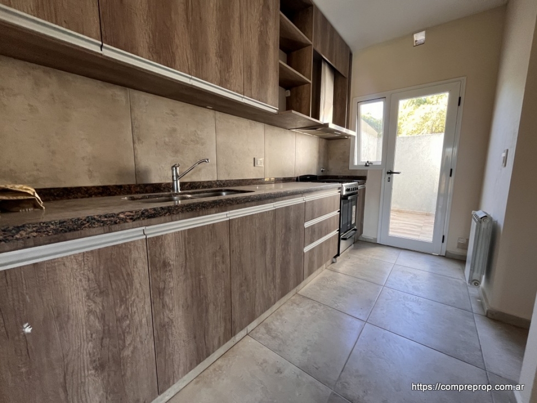 DUPLEX EN VENTA LA CUESTA 3 DORMITORIOS