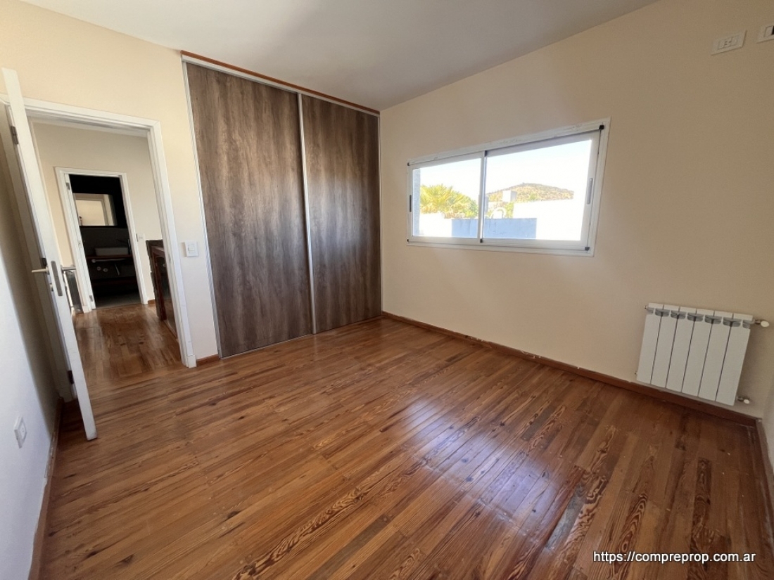 DUPLEX EN VENTA LA CUESTA 3 DORMITORIOS