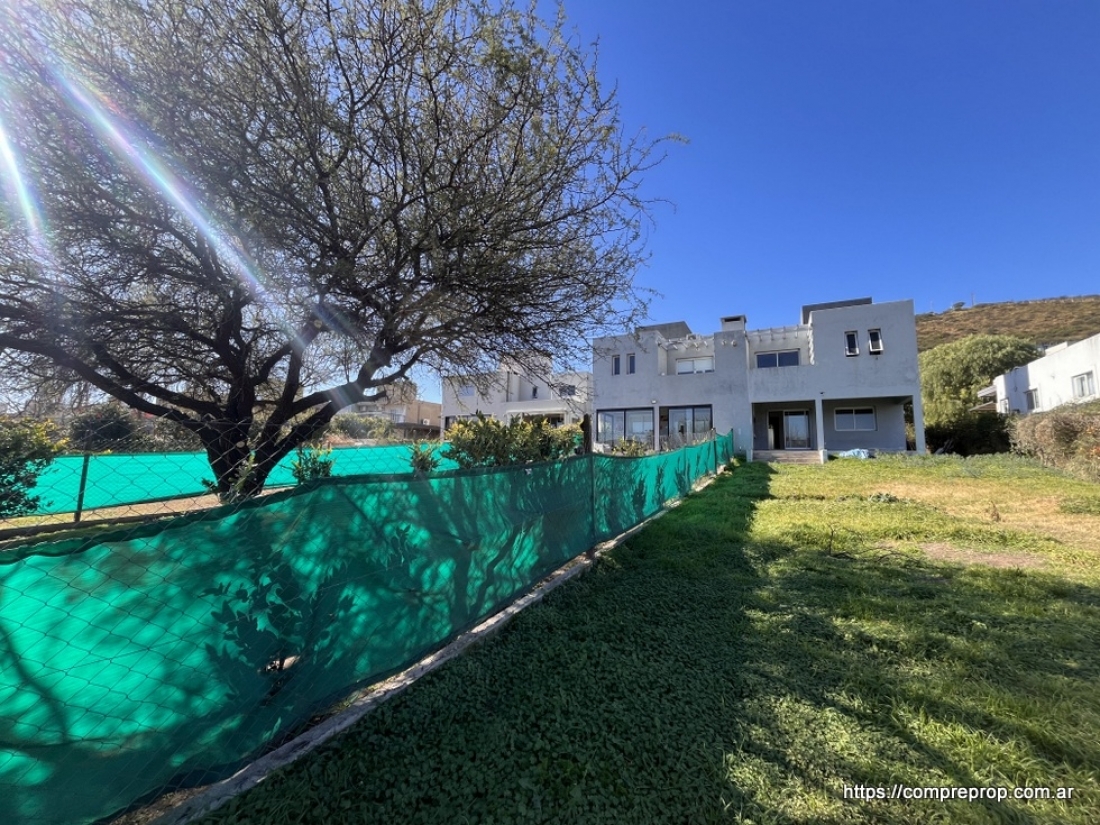 DUPLEX EN VENTA LA CUESTA 3 DORMITORIOS