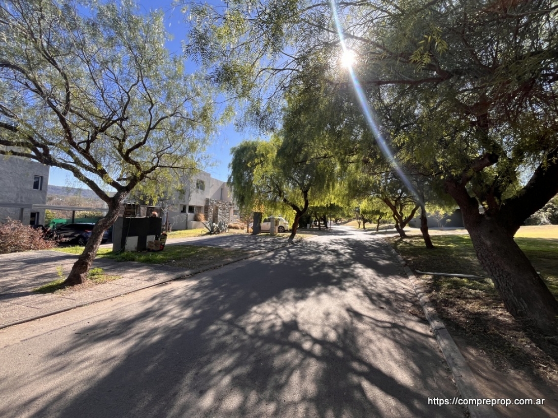 DUPLEX EN VENTA LA CUESTA 3 DORMITORIOS