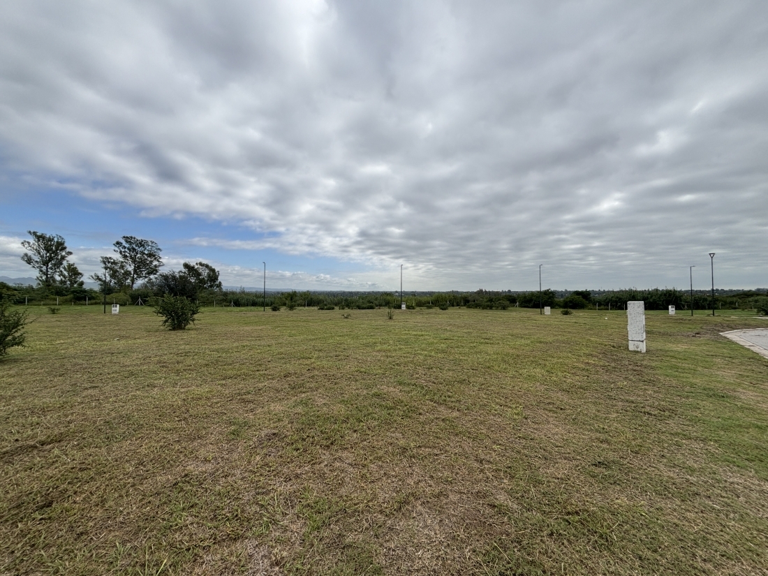 JARDIN INGLES 2 VALLE ESCONDIDO LOTE EN VENTA APTO PERMUTA