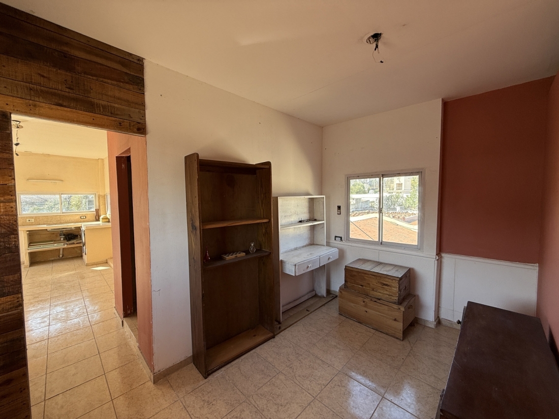 CASA EN VENTA 5 DORMITORIOS ARGUELLO LASALLE