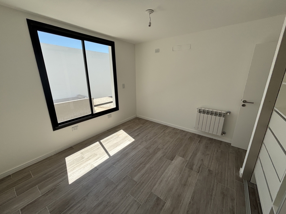 EL REFUGIO HOUSING DUPLEX EN VENTA 3 DORMITORIOS Y ESCRITORIO