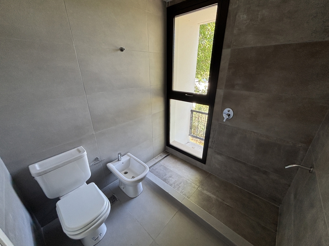 EL REFUGIO HOUSING DUPLEX EN VENTA 3 DORMITORIOS Y ESCRITORIO