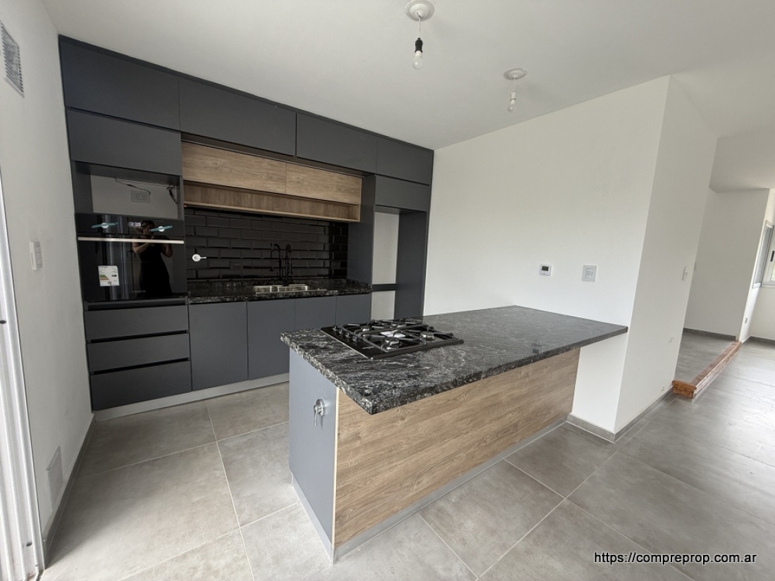 DUPLEX EN CONSTRUCCION LA CATALINA 3 DORMITORIOS