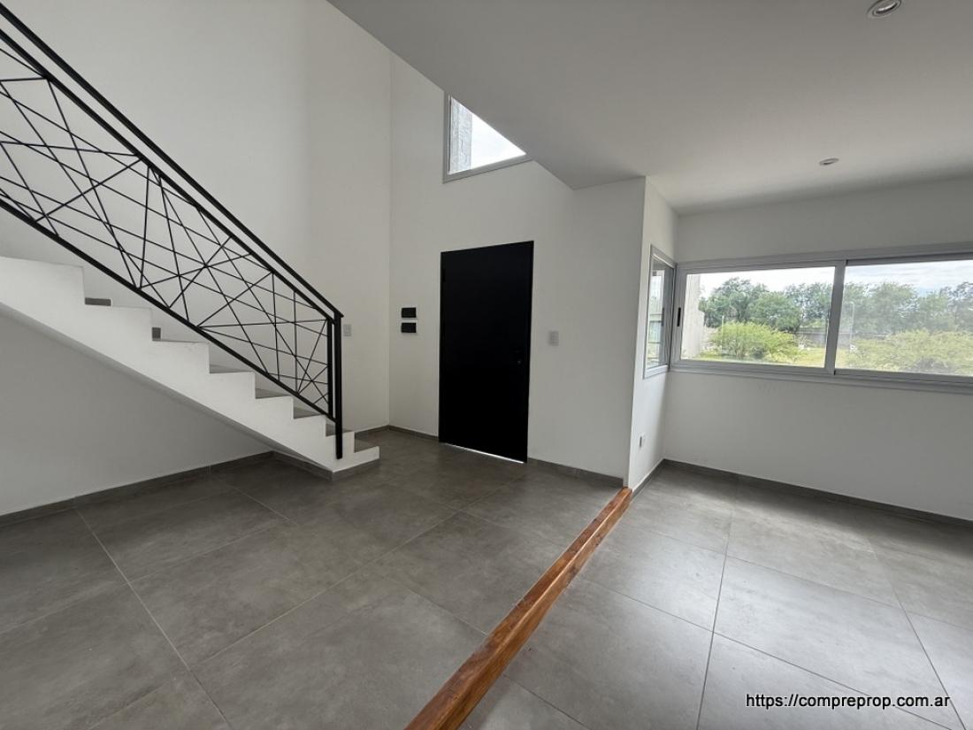 DUPLEX EN CONSTRUCCION LA CATALINA 3 DORMITORIOS