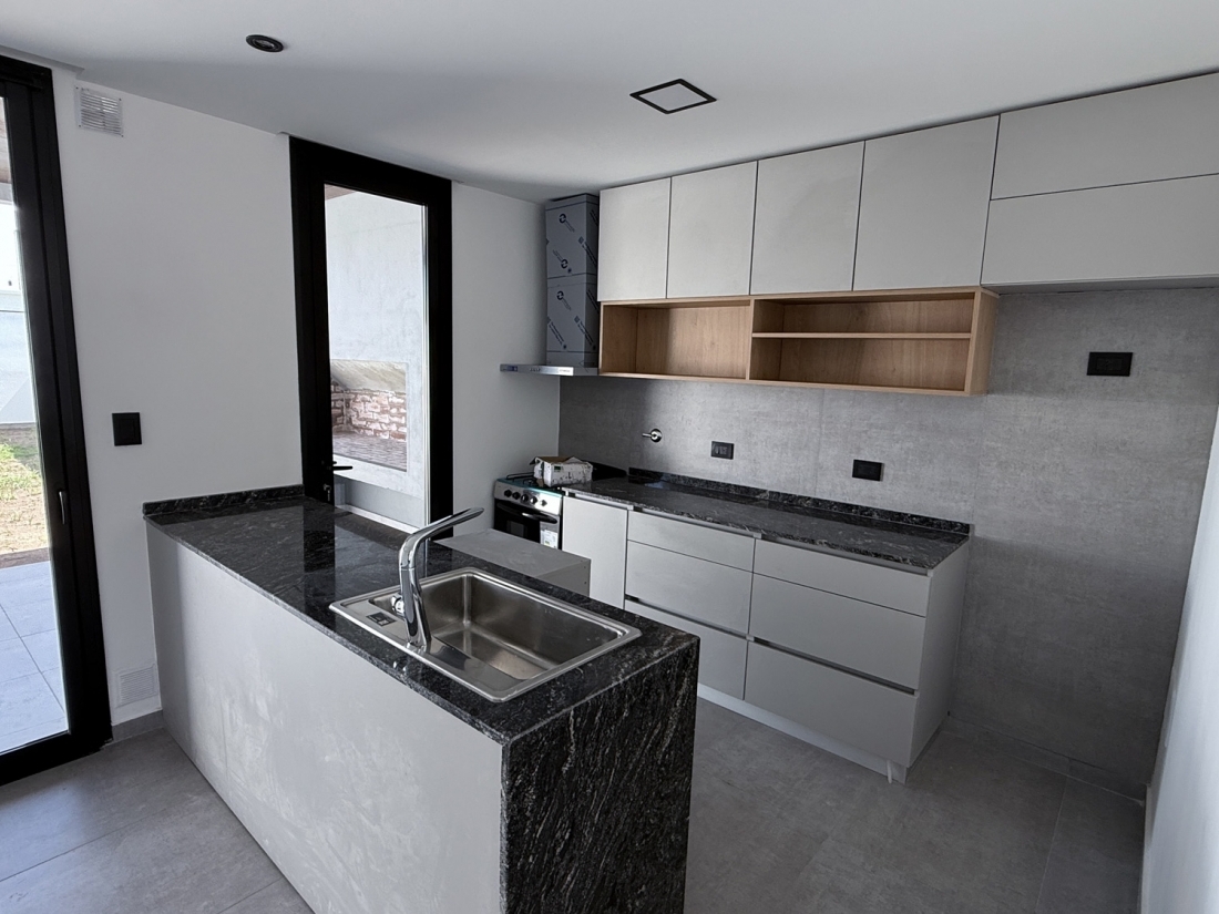 CAMPO CHICO ZONA SUR D�PLEX EN VENTA 3 DORMITORIOS 