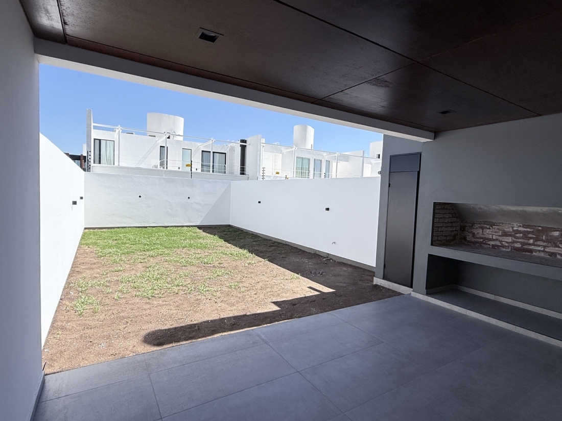 CAMPO CHICO ZONA SUR D�PLEX EN VENTA 3 DORMITORIOS 