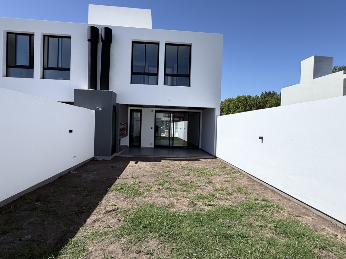 CAMPO CHICO ZONA SUR D�PLEX EN VENTA 3 DORMITORIOS 