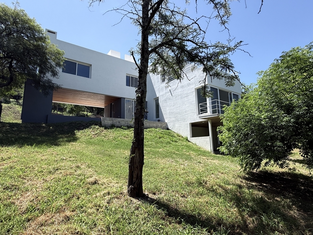 ESTANCIA Q2 MENDIOLAZA CASA A ESTRENAR 3 DORMITORIOS