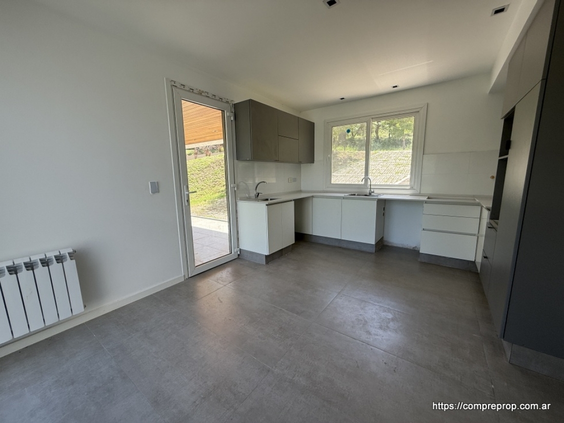 ESTANCIA Q2 MENDIOLAZA CASA A ESTRENAR 3 DORMITORIOS