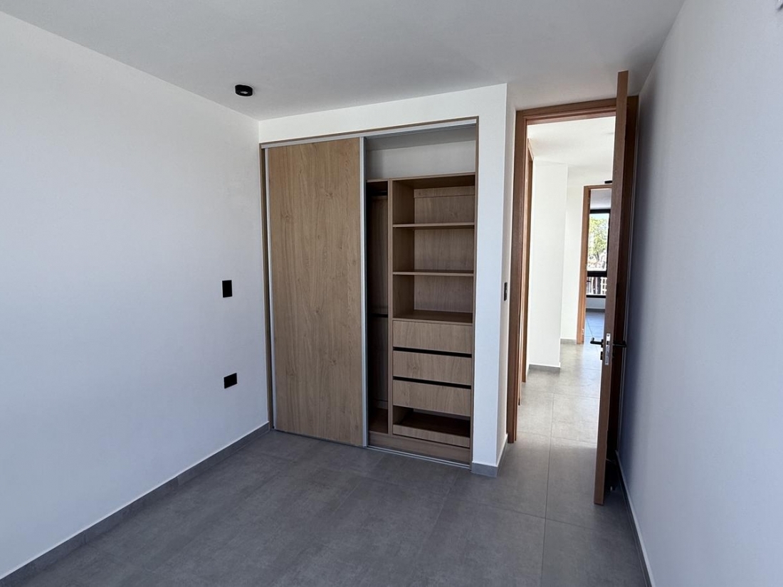 ALQUILER EN CAMPO CHICO ZONA SUR D�PLEX DE 3 DORMITORIOS