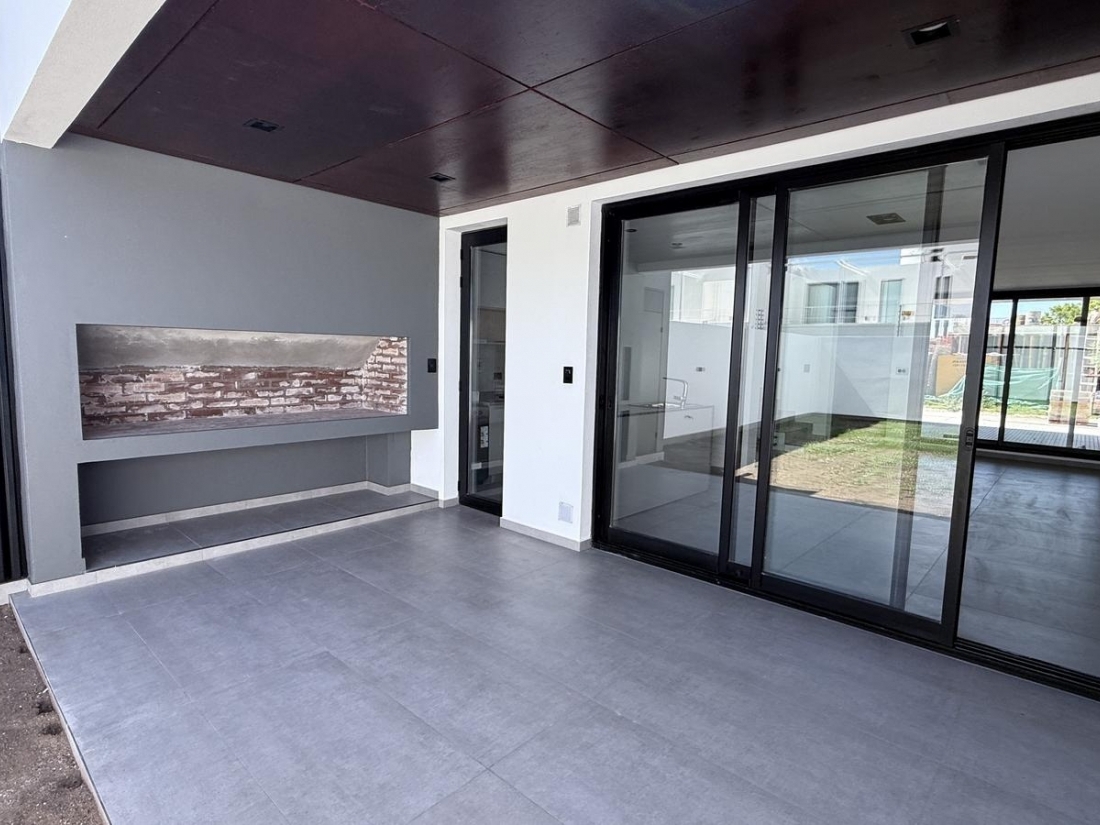 ALQUILER EN CAMPO CHICO ZONA SUR D�PLEX DE 3 DORMITORIOS