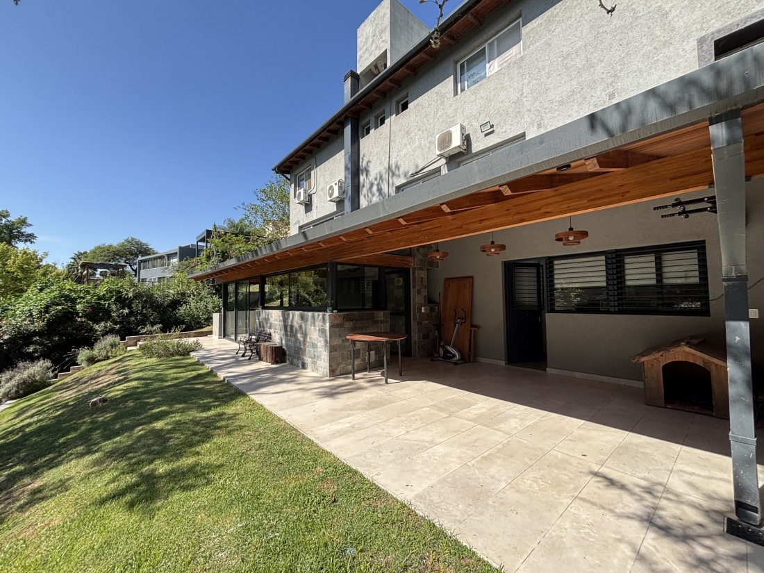 LA ARBOLEDA VILLA WARCALDE CASA EN VENTA 3 DORMITORIOS ESCRITORIO