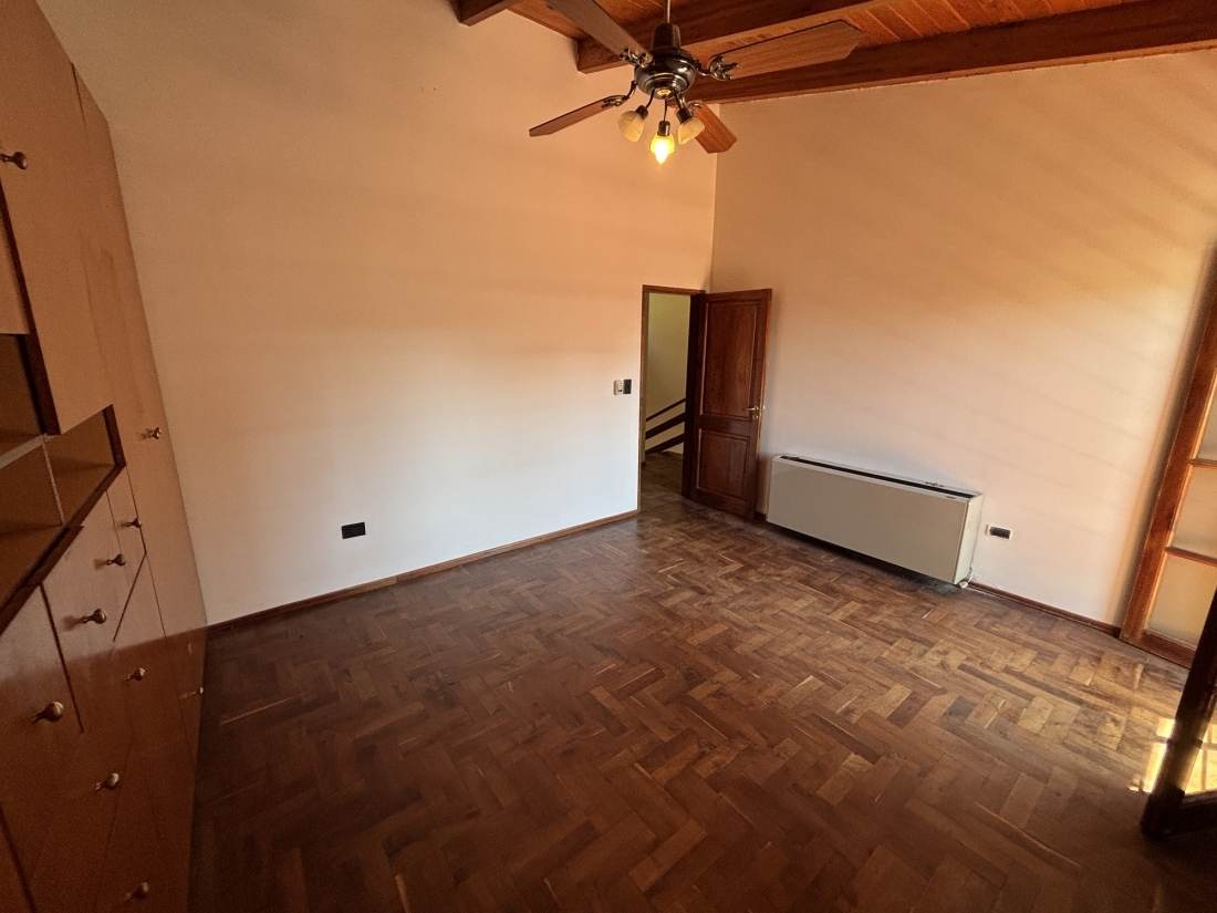 CASA EN VENTA TABLADA PARK 4 DORMITORIOS APTO CREDITO