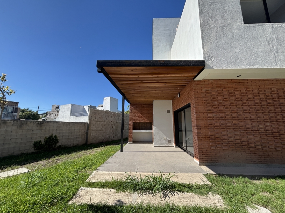 DUPLEX COMPLEJO CERRADO LA CALERA LOS PRADOS 2 DORMITORIOS