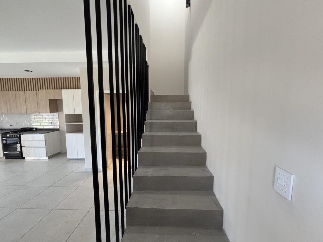 DUPLEX COMPLEJO CERRADO LA CALERA LOS PRADOS 2 DORMITORIOS