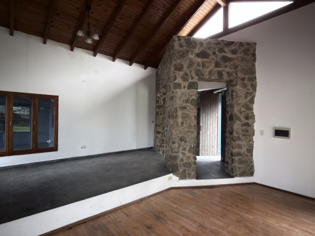 CASA EN VENTA HOUSING SAN JOSE 3 DORMITORIOS CON PILETA