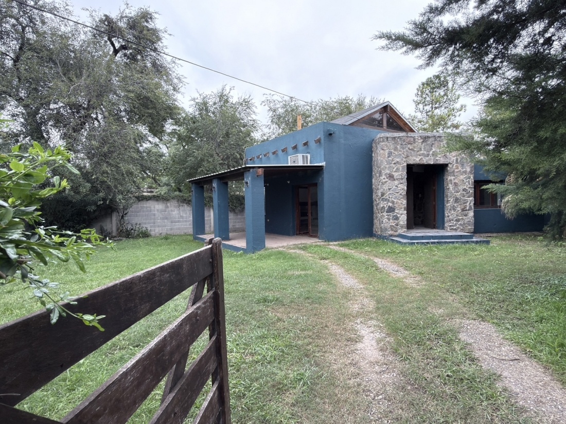 CASA EN VENTA HOUSING SAN JOSE 3 DORMITORIOS CON PILETA
