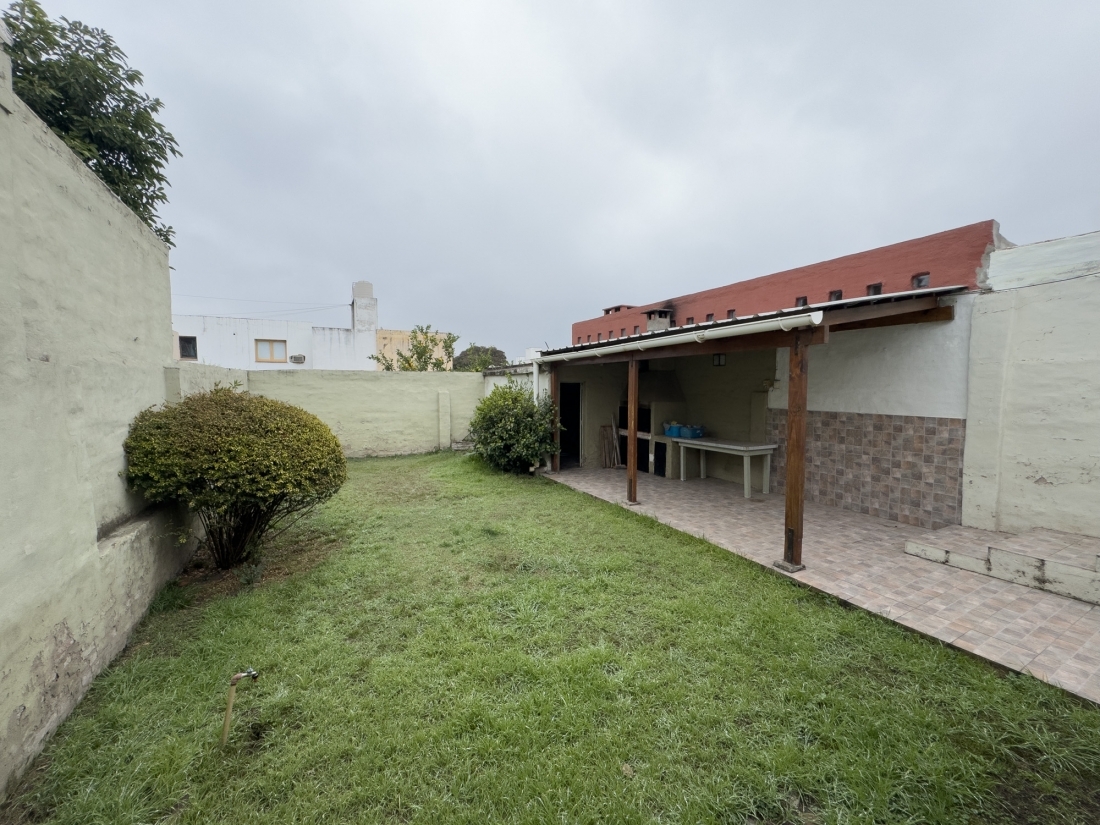 CASA EN ALQUILER 2 DORMITORIOS VILLA CABRERA