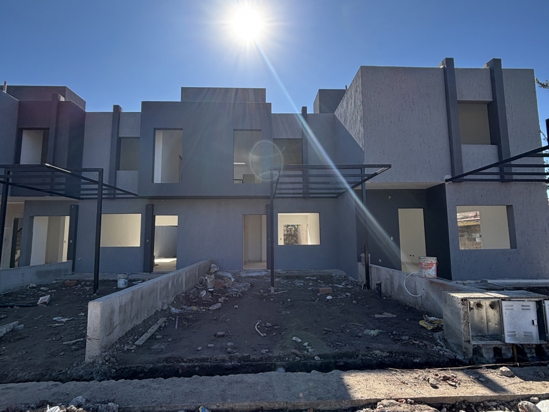 D�PLEX EN VENTA 2 DORMITORIOS VILLA ALLENDE CENTRO A ESTRENAR	