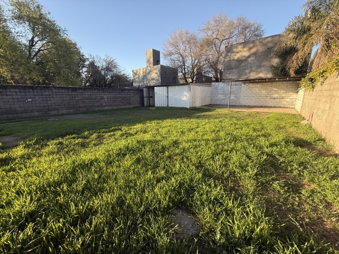 CASA EN VENTA 2 DORMITORIOS + LOCAL + GALP�N