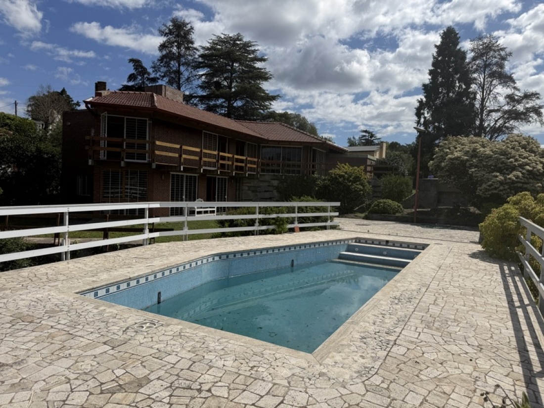 CASA EN VENTA - 1400 m2 - SALIDA DIRECTA AL LAGO | CARLOS PAZ