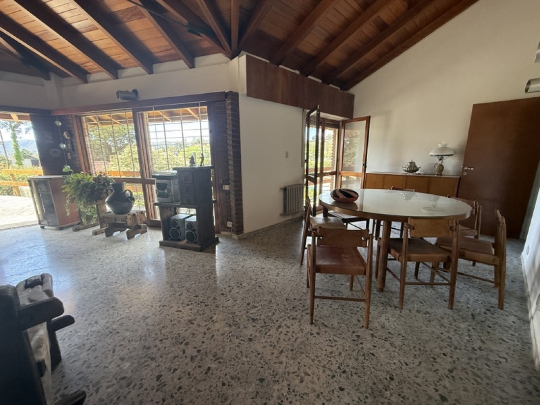 CASA EN VENTA - 1400 m2 - SALIDA DIRECTA AL LAGO | CARLOS PAZ