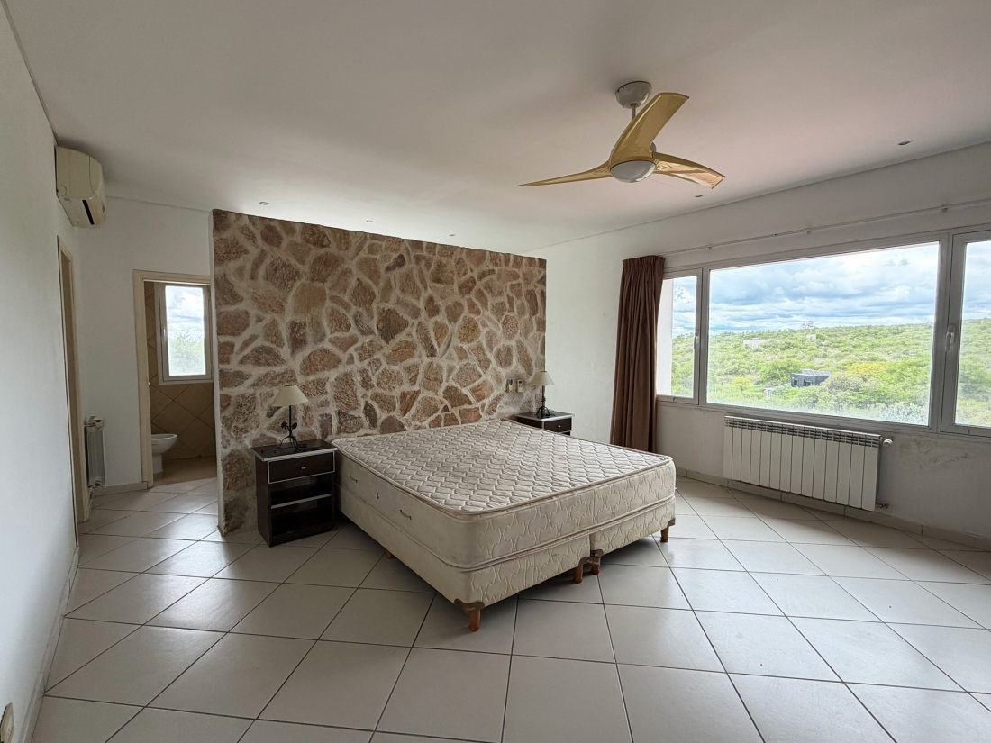 CASA EN VENTA | LA ESCONDIDA � FALDA DEL CARMEN | 8.000 m�